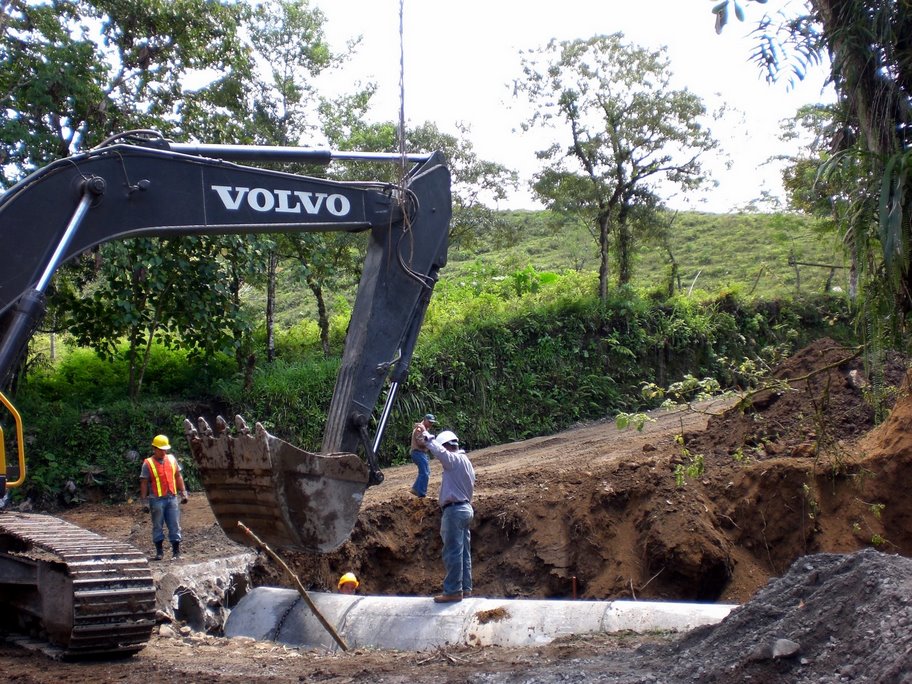 Volcan Pacifica: Bridge construction, April 2008