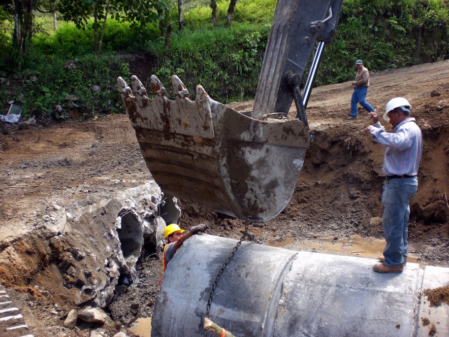 Volcan Pacifica: Bridge construction, April 2008