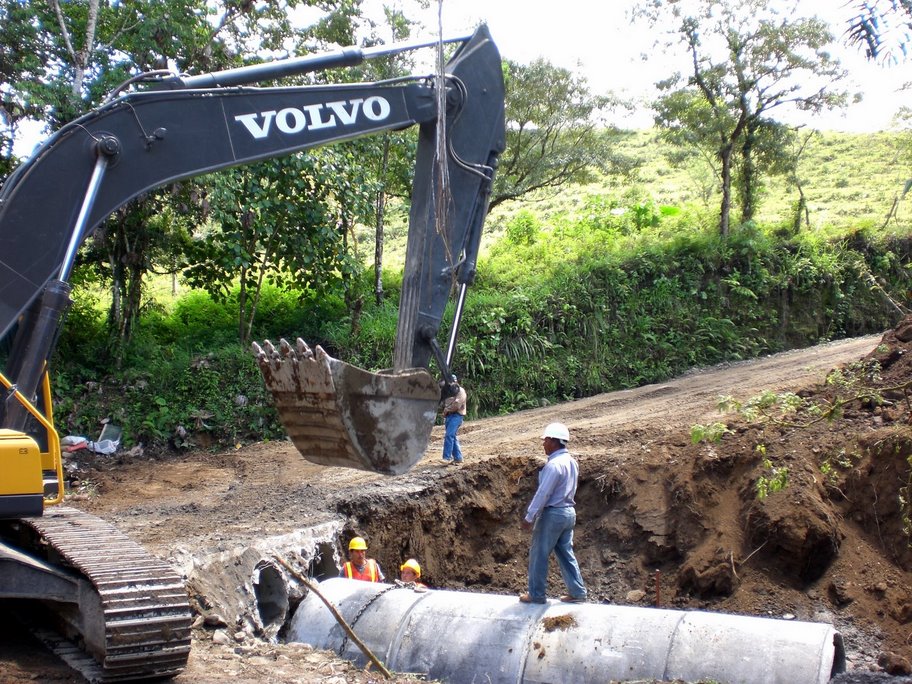 Volcan Pacifica: Bridge construction, April 2008