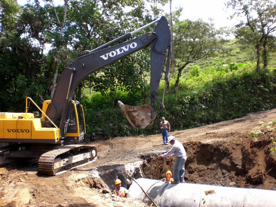 Volcan Pacifica: Bridge construction, April 2008