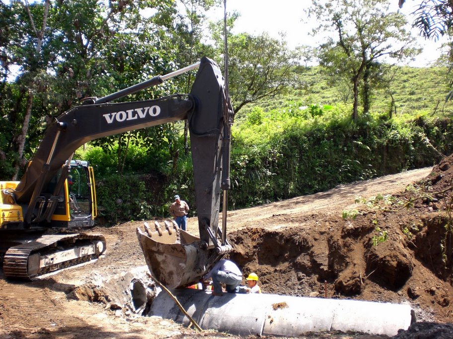 Volcan Pacifica: Bridge construction, April 2008